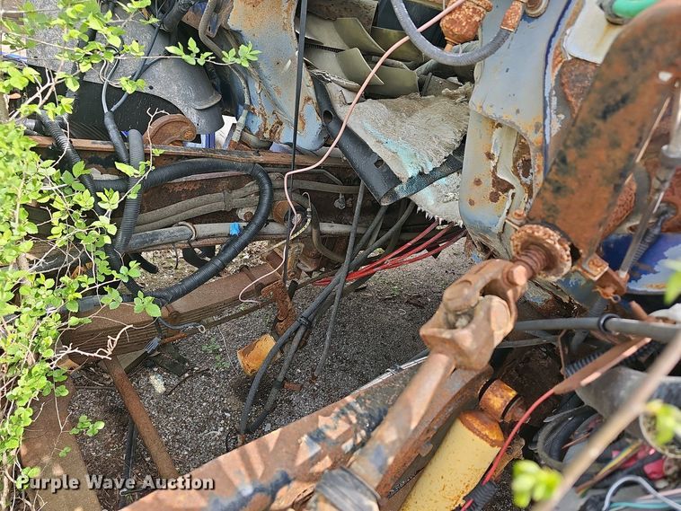 image for item DO7872 1994 Ford F700 dump truck