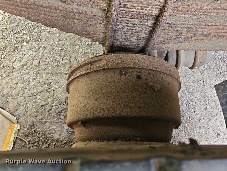 image for item DO7872 1994 Ford F700 dump truck