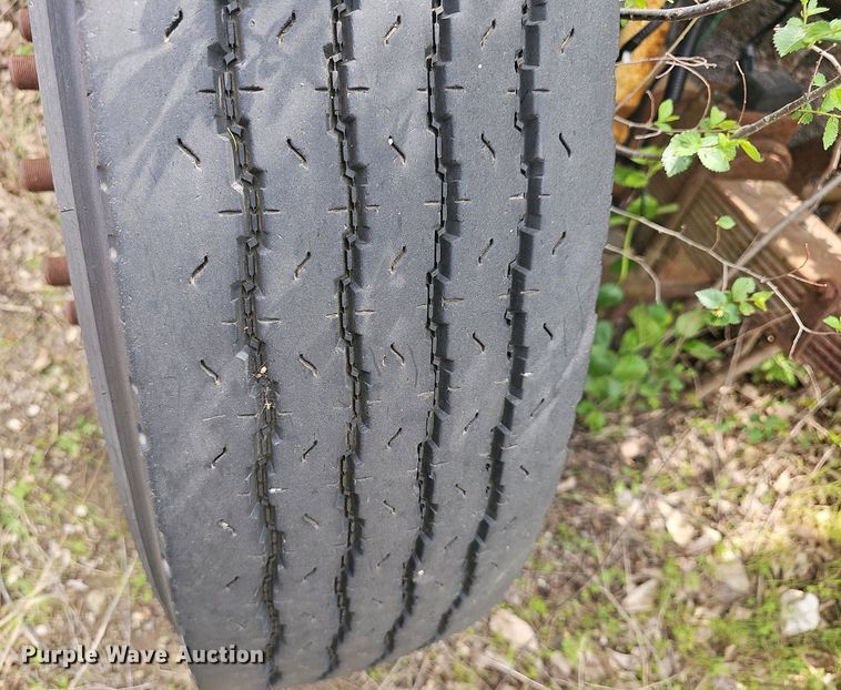 image for item DO7872 1994 Ford F700 dump truck