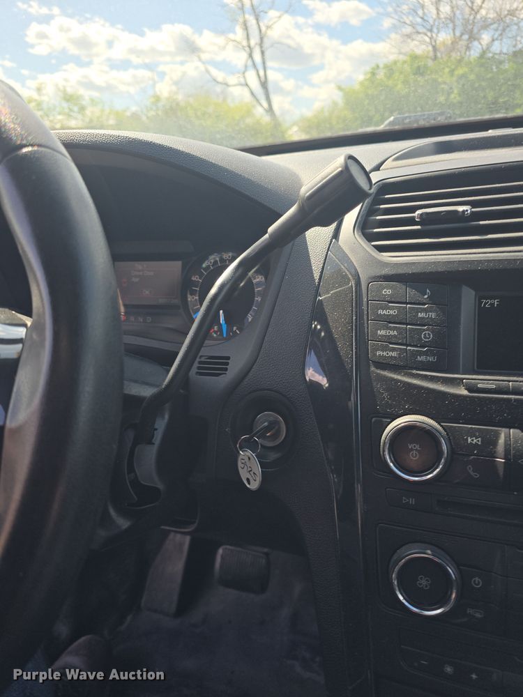 image for item DO7881 2017 Ford Explorer Police Interceptor  SUV