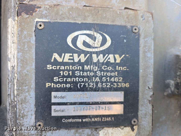 image for item DO7885 2016 Peterbilt 320 refuse truck