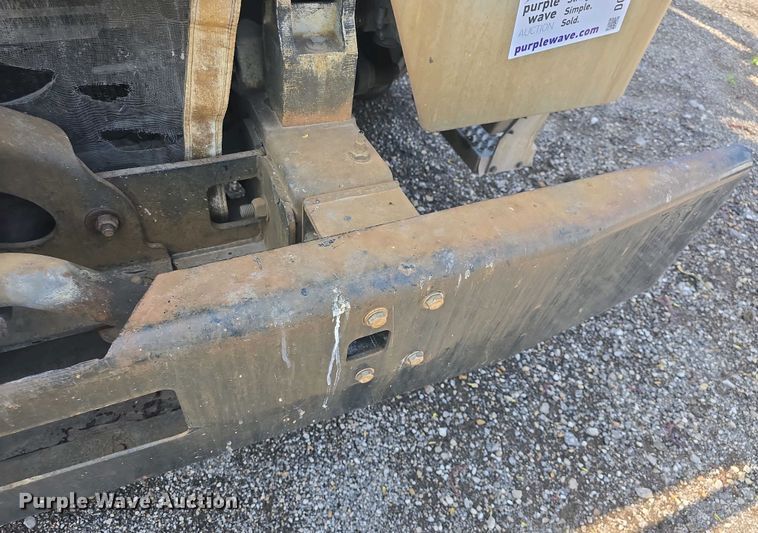 image for item DO7885 2016 Peterbilt 320 refuse truck