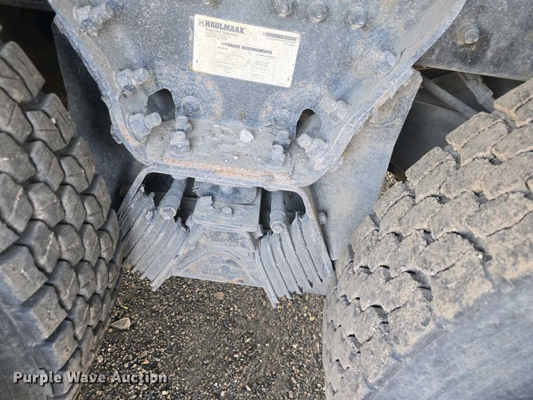 image for item DO7885 2016 Peterbilt 320 refuse truck