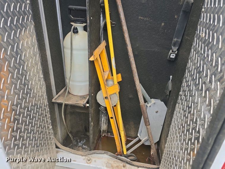 image for item DO7893 1994 Ford E350 ambulance