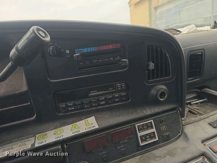 image for item DO7893 1994 Ford E350 ambulance