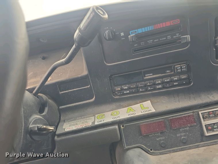 image for item DO7893 1994 Ford E350 ambulance