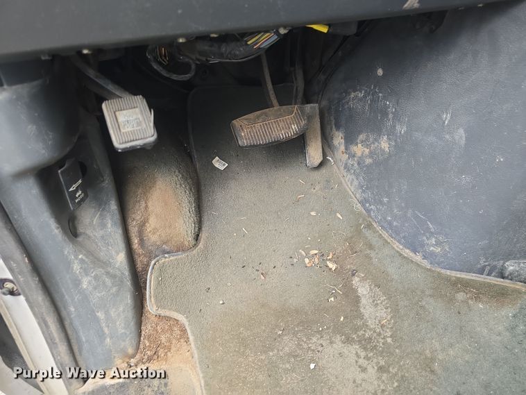 image for item DO7893 1994 Ford E350 ambulance