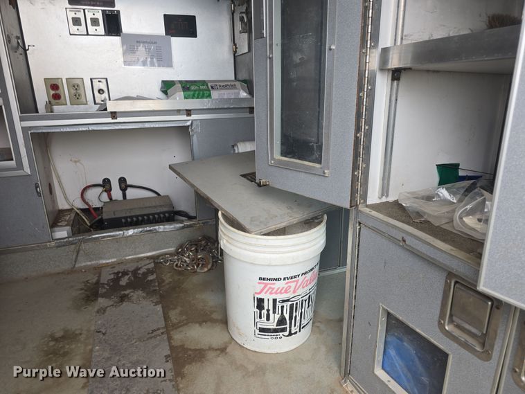 image for item DO7893 1994 Ford E350 ambulance