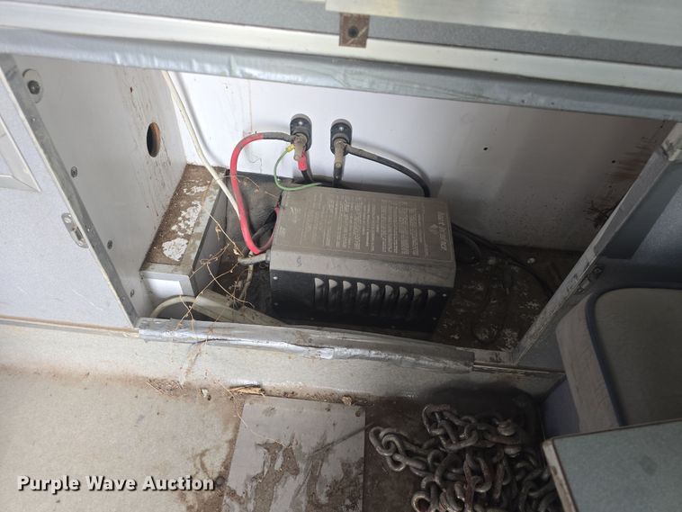 image for item DO7893 1994 Ford E350 ambulance