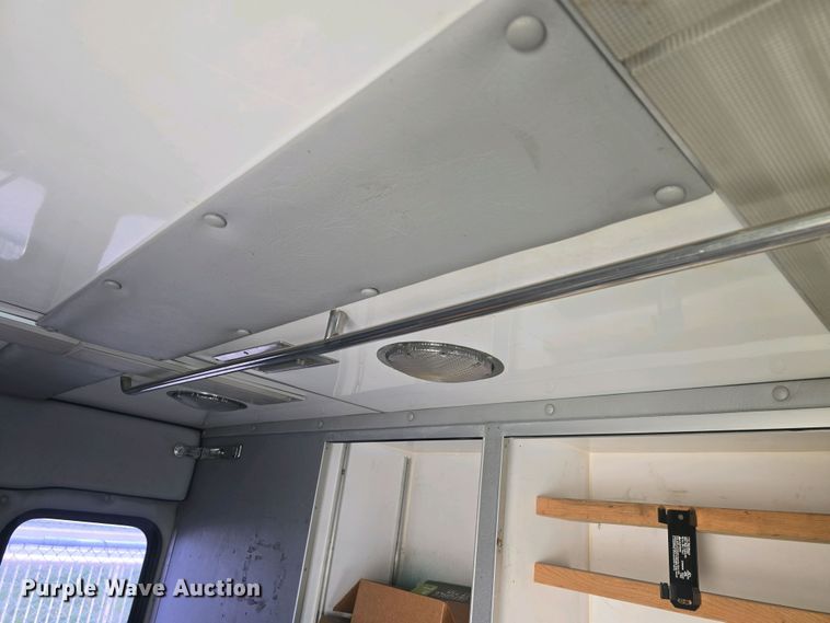 image for item DO7893 1994 Ford E350 ambulance