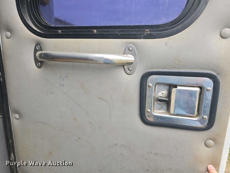 image for item DO7893 1994 Ford E350 ambulance