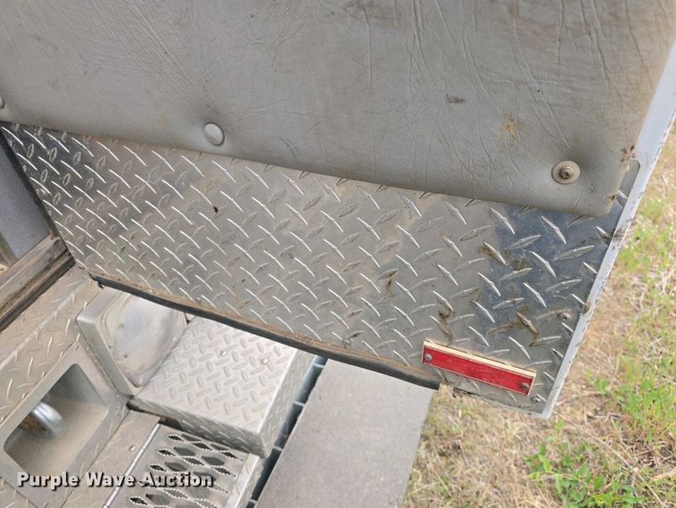 image for item DO7893 1994 Ford E350 ambulance