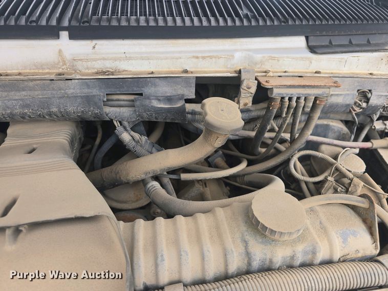 image for item DO7893 1994 Ford E350 ambulance