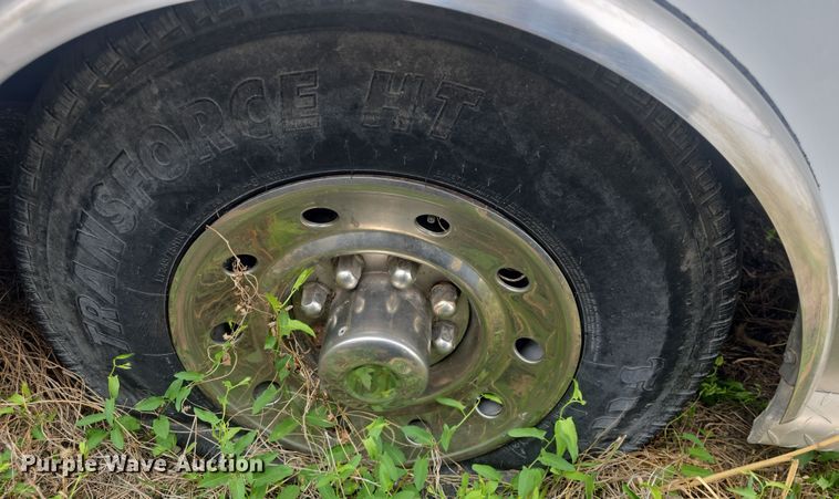 image for item DO7893 1994 Ford E350 ambulance