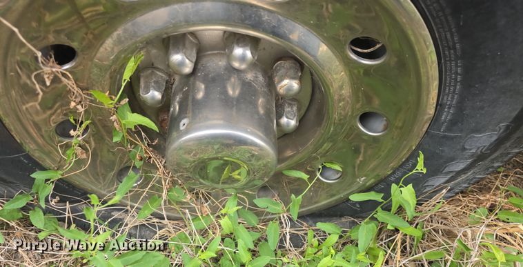 image for item DO7893 1994 Ford E350 ambulance