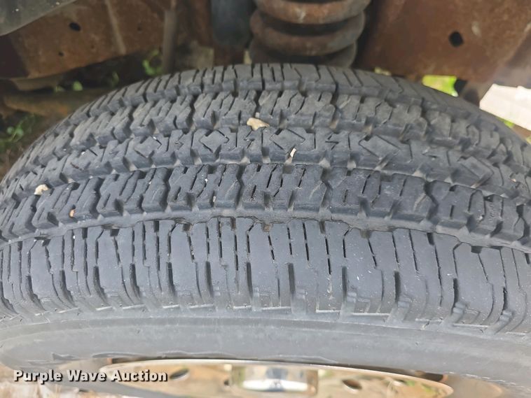 image for item DO7893 1994 Ford E350 ambulance