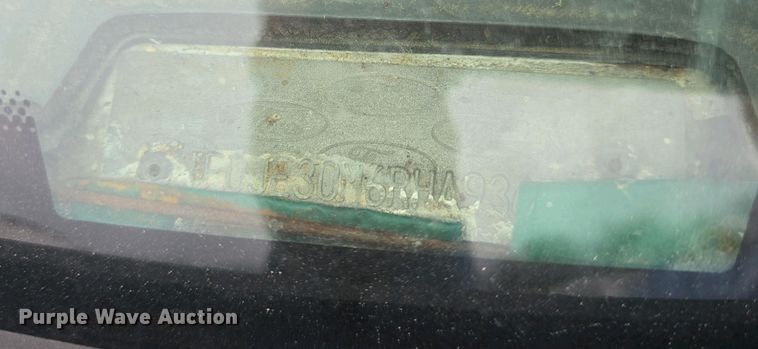 image for item DO7893 1994 Ford E350 ambulance