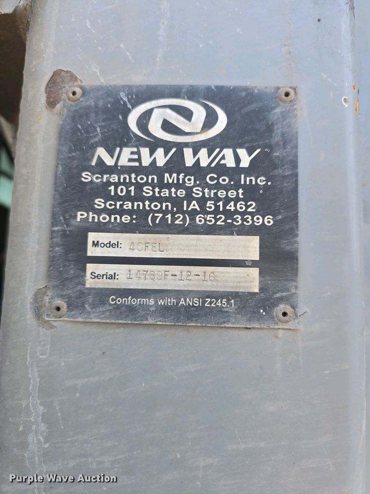 image for item DO7901 2017 Peterbilt 320 refuse truck