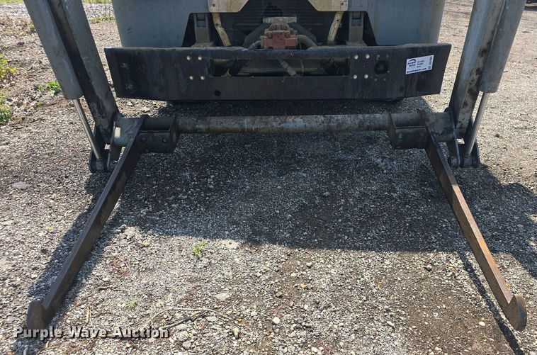 image for item DO7901 2017 Peterbilt 320 refuse truck