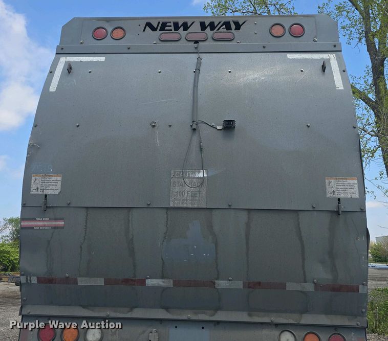 image for item DO7901 2017 Peterbilt 320 refuse truck