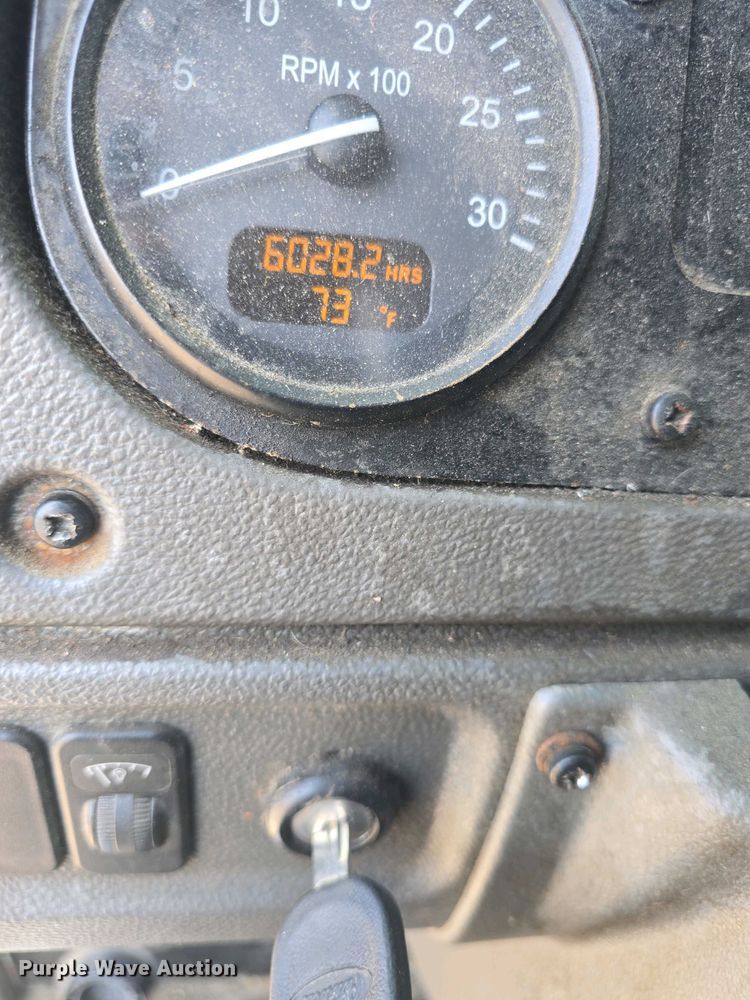 image for item DO7901 2017 Peterbilt 320 refuse truck