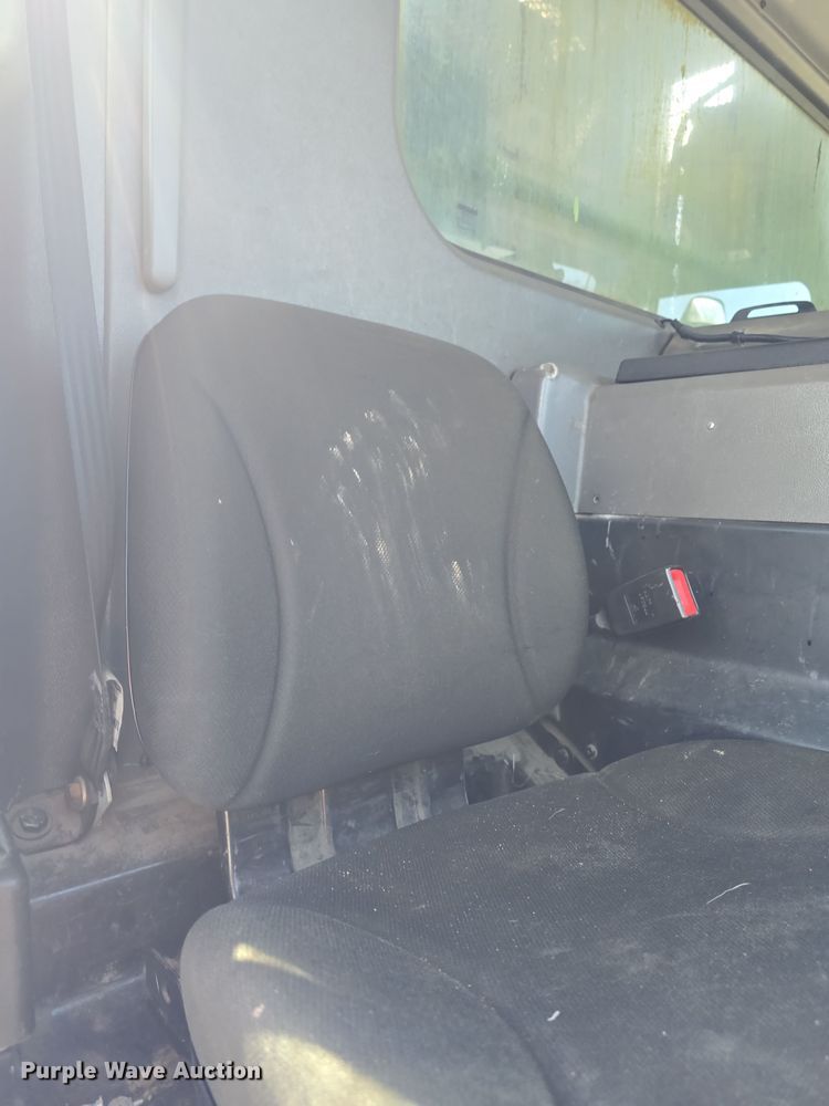 image for item DO7901 2017 Peterbilt 320 refuse truck