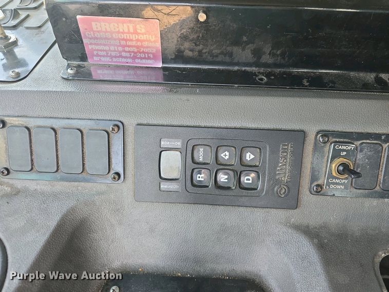 image for item DO7901 2017 Peterbilt 320 refuse truck