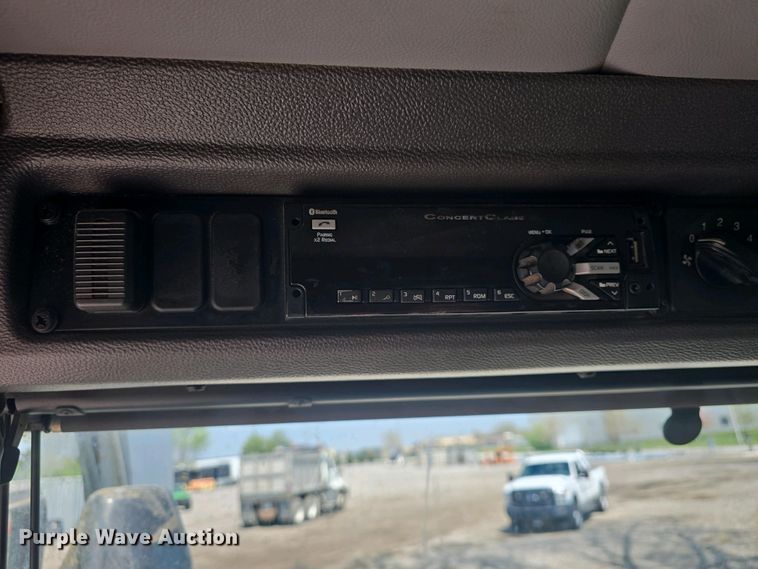 image for item DO7901 2017 Peterbilt 320 refuse truck