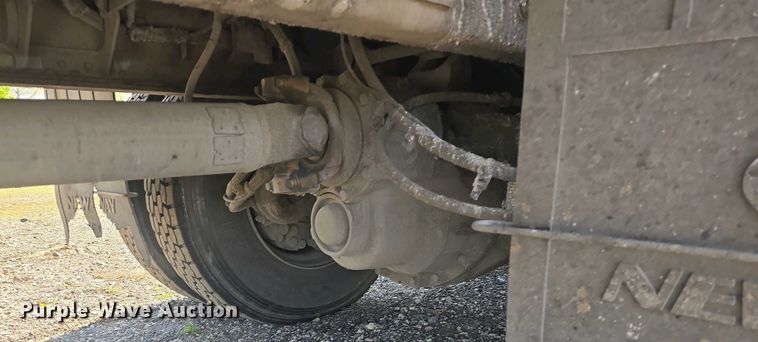 image for item DO7901 2017 Peterbilt 320 refuse truck