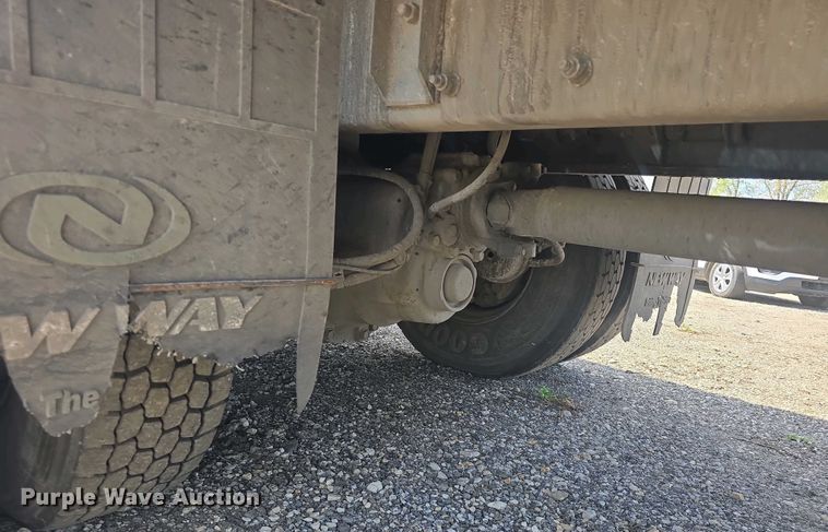 image for item DO7901 2017 Peterbilt 320 refuse truck