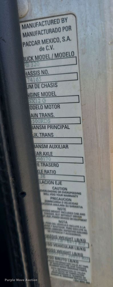 image for item DO7901 2017 Peterbilt 320 refuse truck