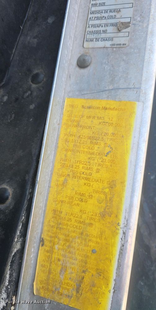 image for item DO7901 2017 Peterbilt 320 refuse truck