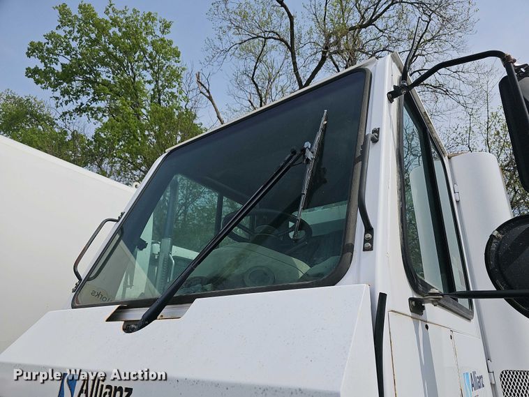 image for item DO7903 2008 Allianz Johnston street sweeper