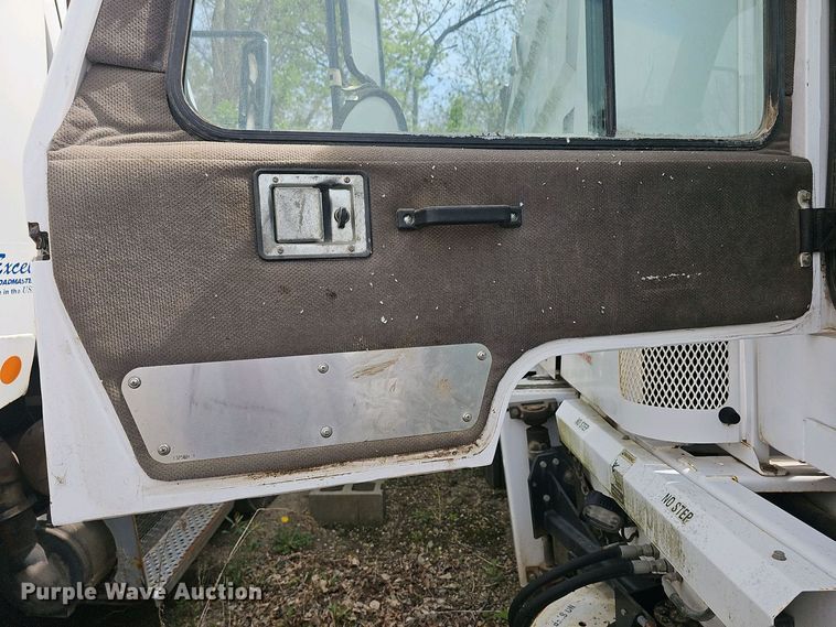 image for item DO7903 2008 Allianz Johnston street sweeper