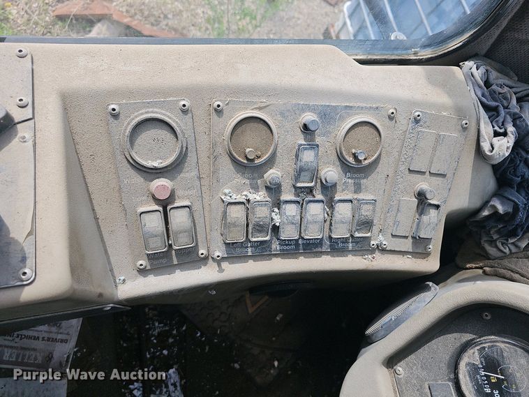 image for item DO7903 2008 Allianz Johnston street sweeper