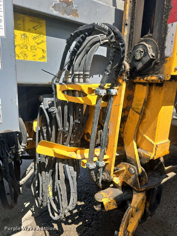 image for item DO7904 2016 Mack LEU633 refuse truck