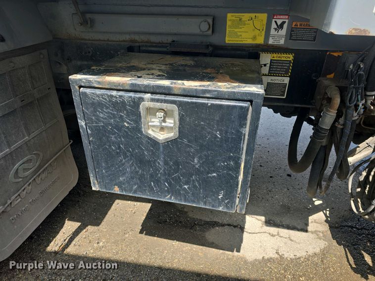 image for item DO7904 2016 Mack LEU633 refuse truck