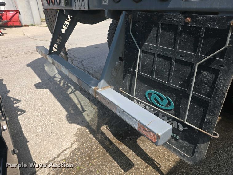 image for item DO7904 2016 Mack LEU633 refuse truck