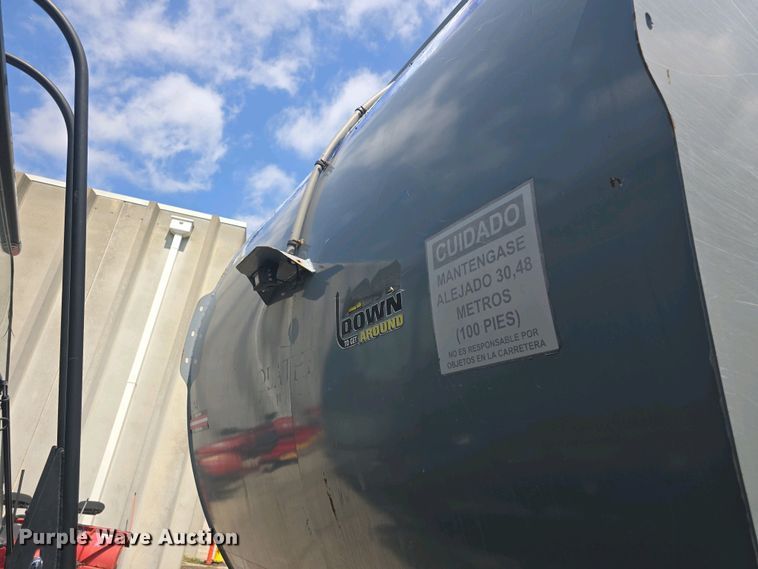 image for item DO7904 2016 Mack LEU633 refuse truck