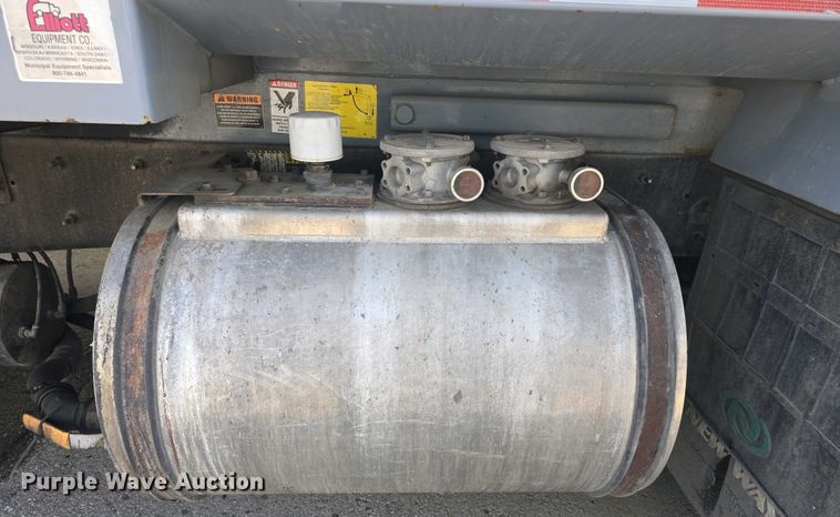 image for item DO7904 2016 Mack LEU633 refuse truck