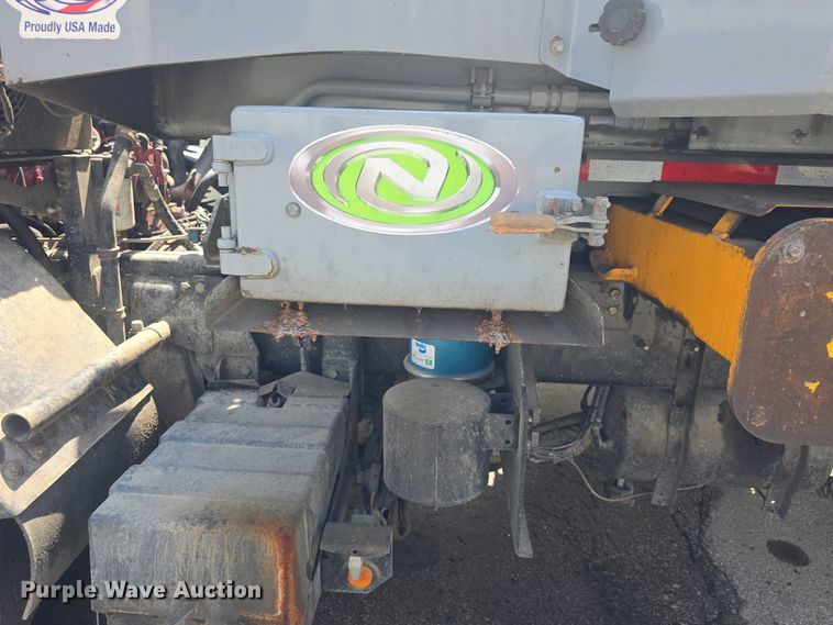 image for item DO7904 2016 Mack LEU633 refuse truck