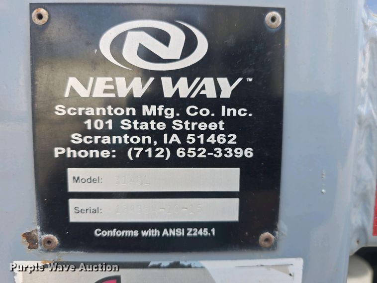 image for item DO7904 2016 Mack LEU633 refuse truck