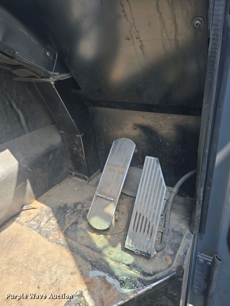 image for item DO7904 2016 Mack LEU633 refuse truck