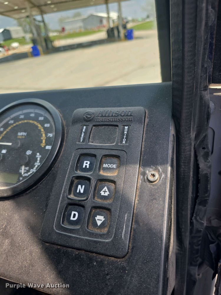 image for item DO7904 2016 Mack LEU633 refuse truck