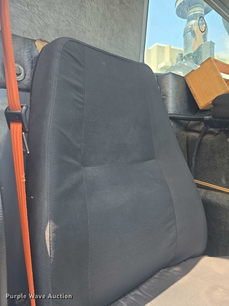 image for item DO7904 2016 Mack LEU633 refuse truck