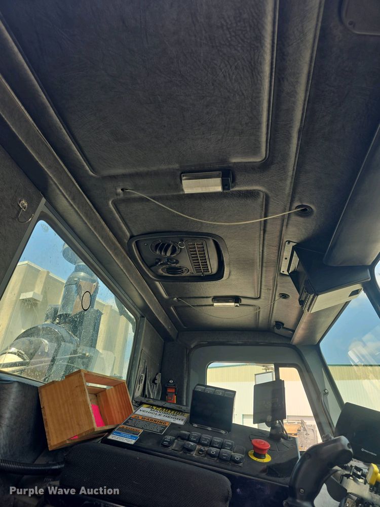 image for item DO7904 2016 Mack LEU633 refuse truck