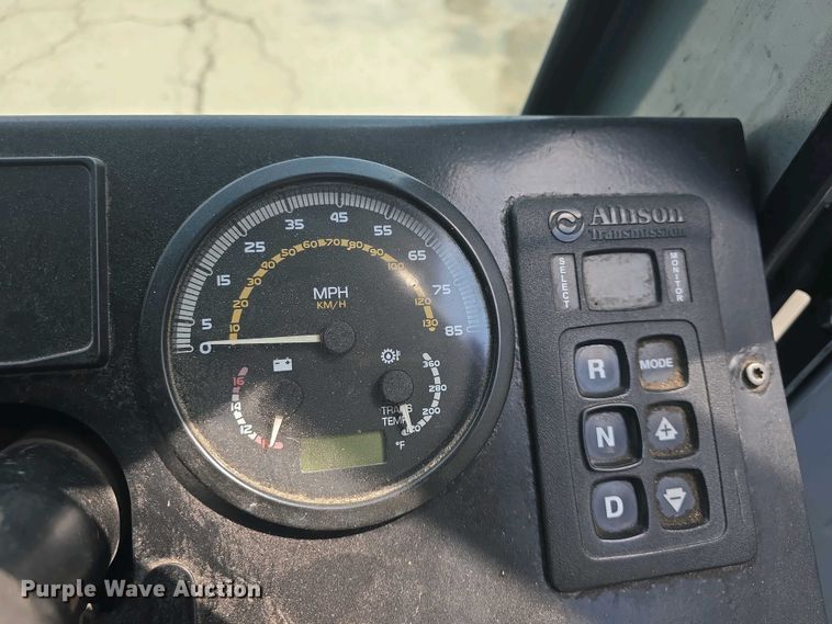 image for item DO7904 2016 Mack LEU633 refuse truck