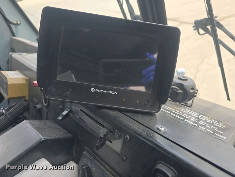 image for item DO7904 2016 Mack LEU633 refuse truck