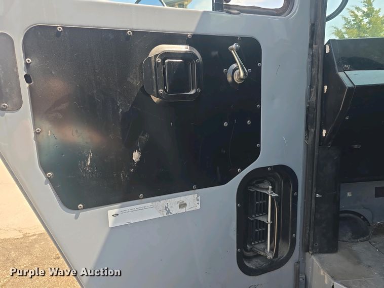 image for item DO7904 2016 Mack LEU633 refuse truck