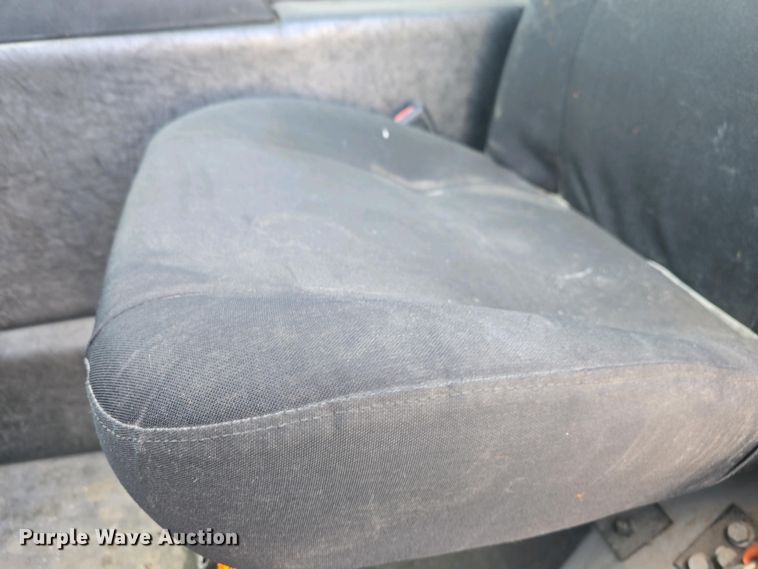 image for item DO7904 2016 Mack LEU633 refuse truck